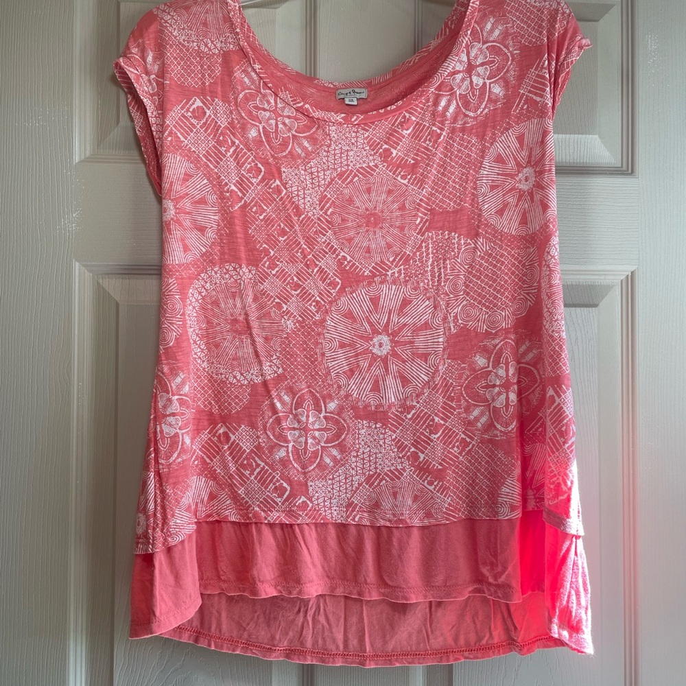 Chip‎ & Pepper Women's Scoop Neck Coral Patterned Top, Size XS
